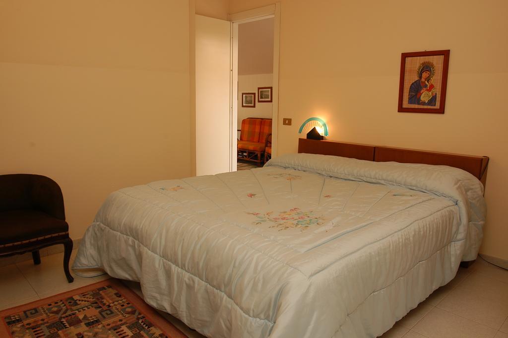 Hotel Molteni Veduggio con Colzano Exteriör bild