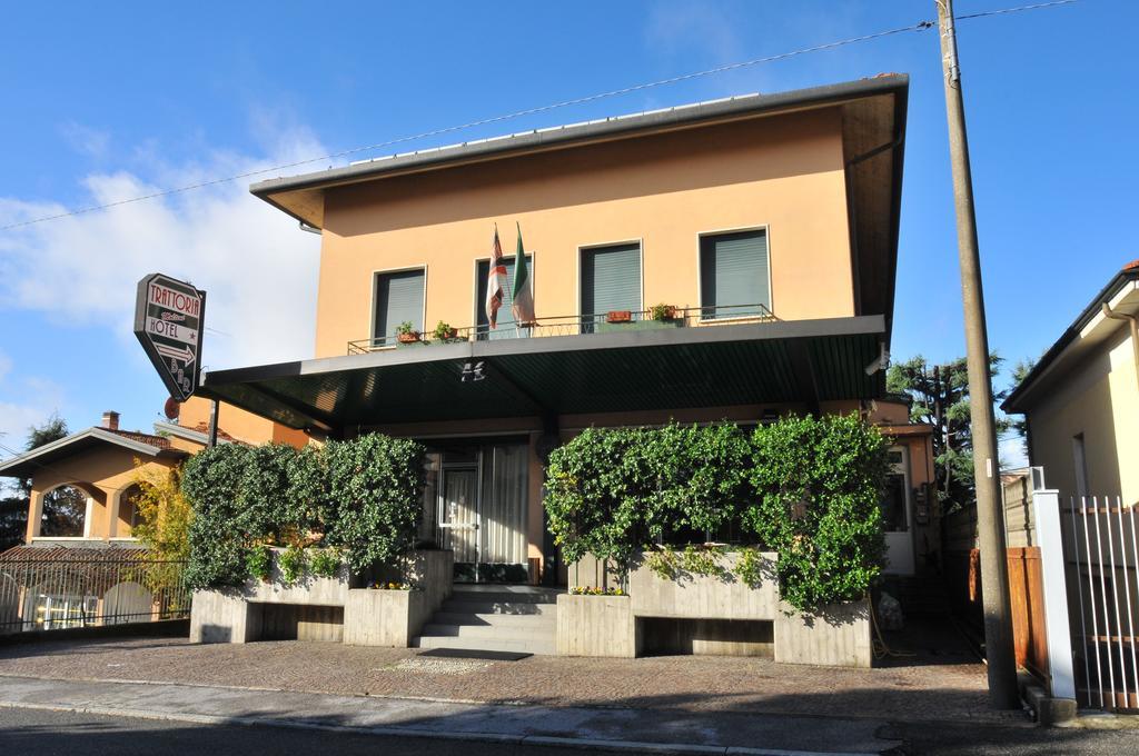 Hotel Molteni Veduggio con Colzano Exteriör bild